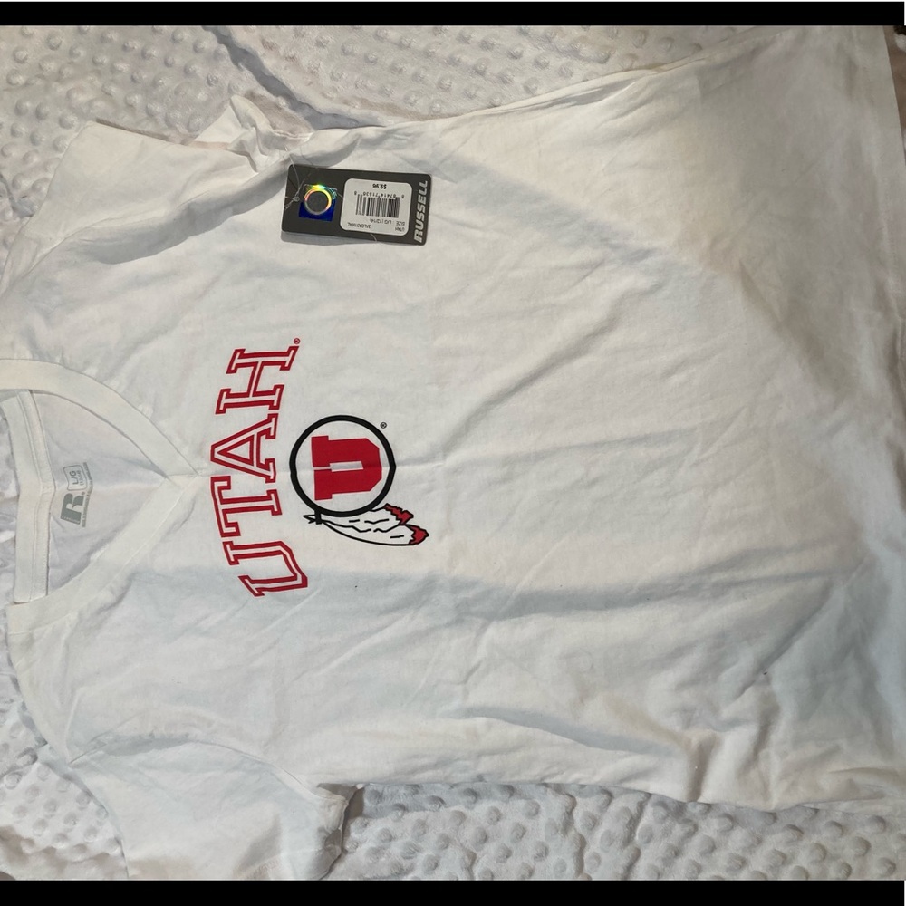 Brand New University of Utah V-Neck Tee, Women’s Size X-Large.